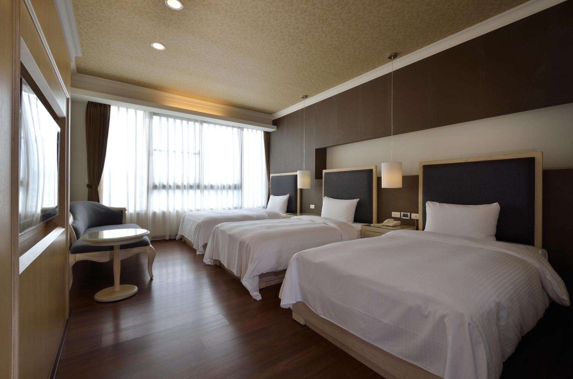 Hotel Modern Puli Bilik gambar